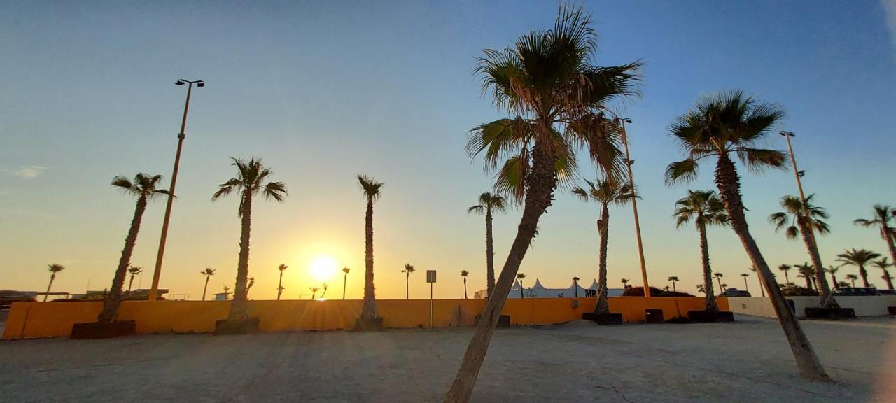 Le Barcares Logement Climatise Pour 6 Personnes, Draps Et Serviettes Non Fournis Air-Conditioned Accommodation For 6 People, Sheets And Towels Not Provided Alojamiento Con Aire Acondicionado Para 6 Personas, Sabanas Y Toallas No Incluidas المظهر الخارجي الصورة