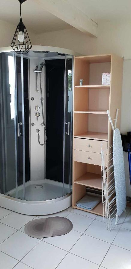 Le Barcares Logement Climatise Pour 6 Personnes, Draps Et Serviettes Non Fournis Air-Conditioned Accommodation For 6 People, Sheets And Towels Not Provided Alojamiento Con Aire Acondicionado Para 6 Personas, Sabanas Y Toallas No Incluidas المظهر الخارجي الصورة
